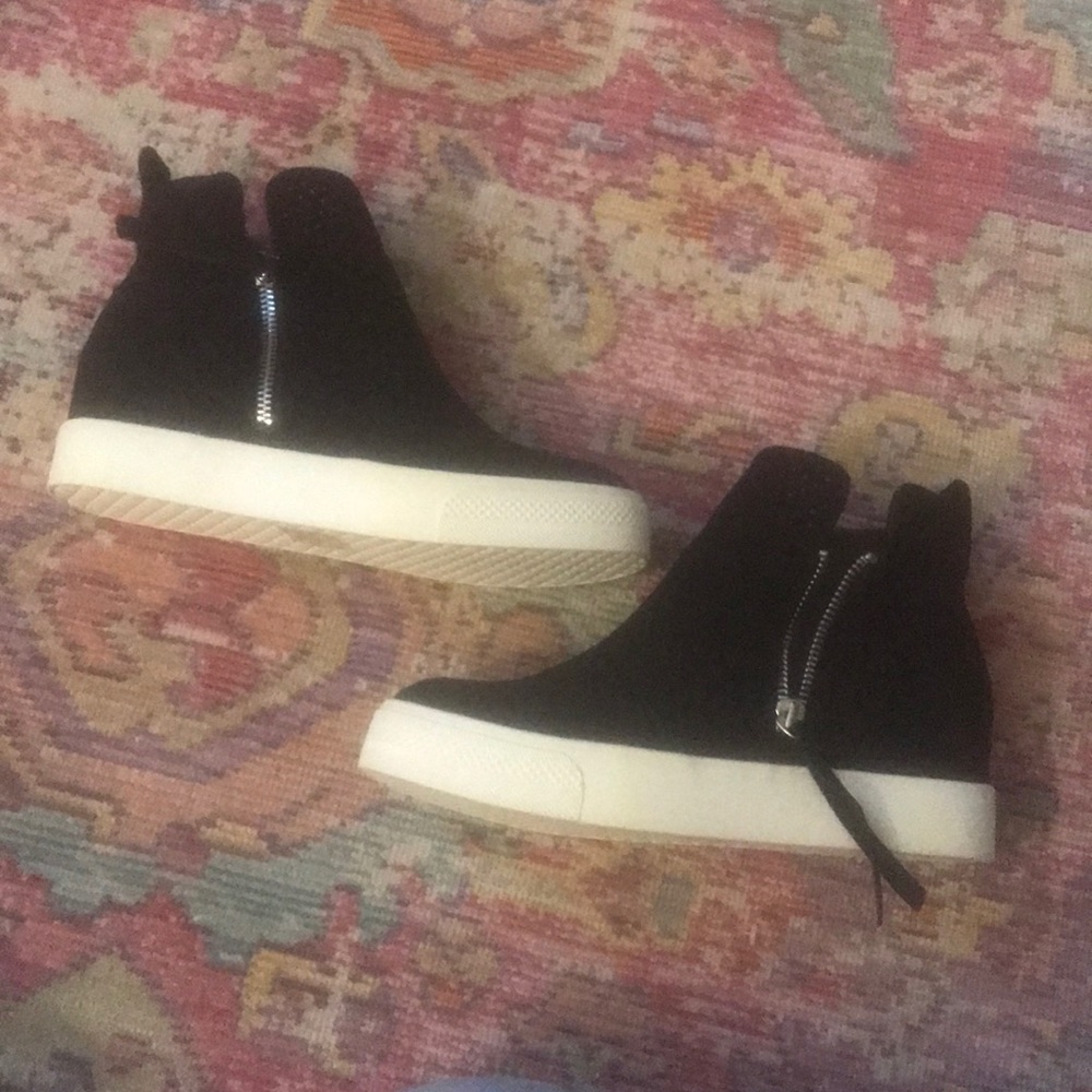Wedge sneakers